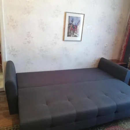 Center Huge 3-bedroom Apartment
