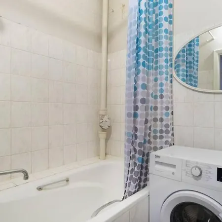 Apartment Center Huge 3-bedroom *