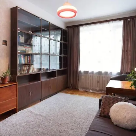 Center Huge 3-bedroom Tallin