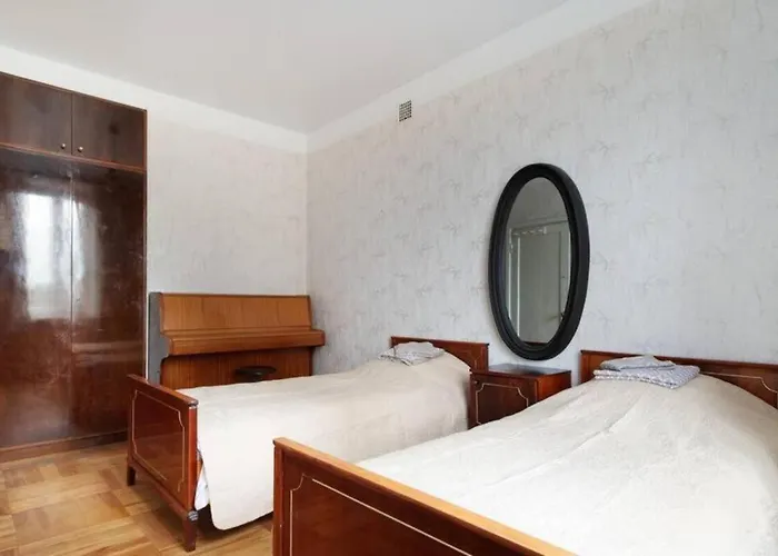 Center Huge 3-bedroom Apartament *